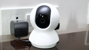 Wifi-CCTV-Camera-4797-pixahive-300x169.j